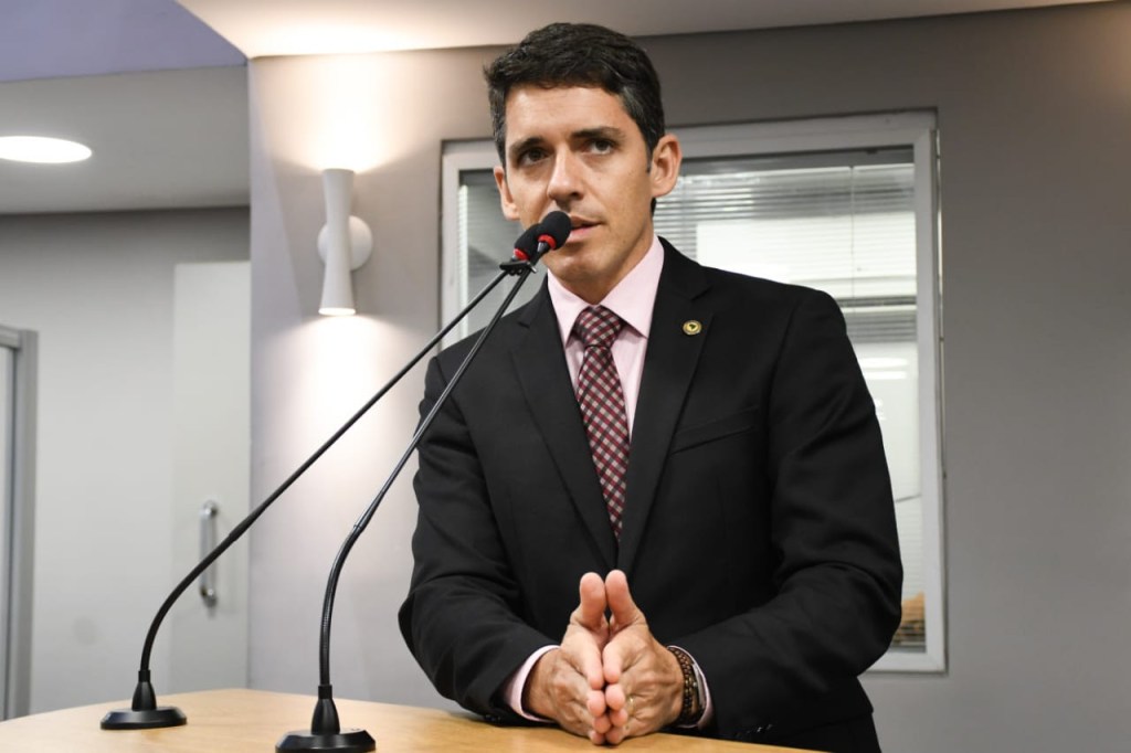 Tovar bate o martelo e define voto para o Senado na&nbsp;Paraíba